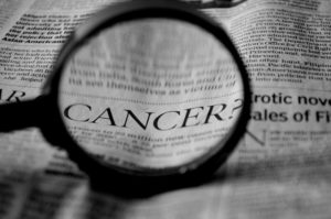 Läs mer om artikeln Något som heter cancer kommer i vägen